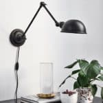 Vägglampa AURA