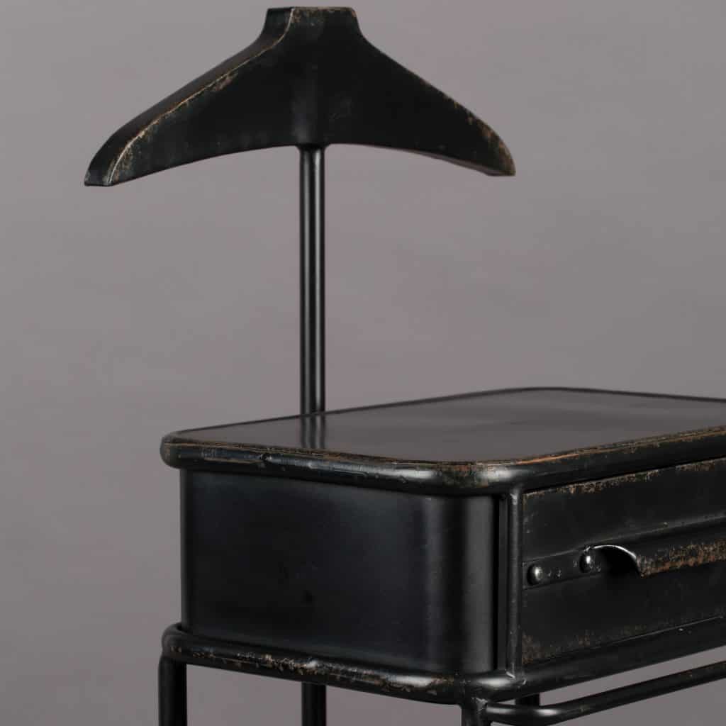 7100013-3-herrbetjänt-Lion-Dutchbone