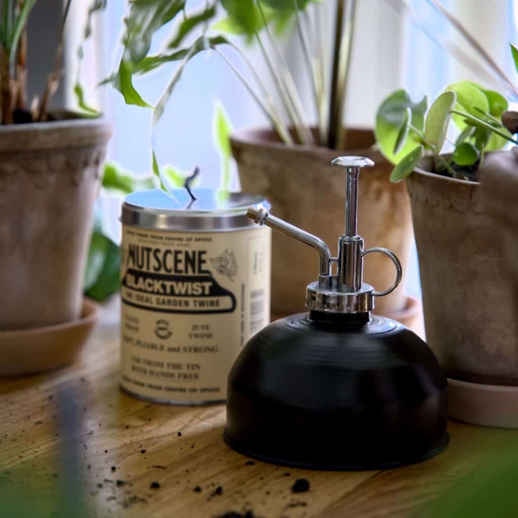 blomspruta savanna svart Wikholm form