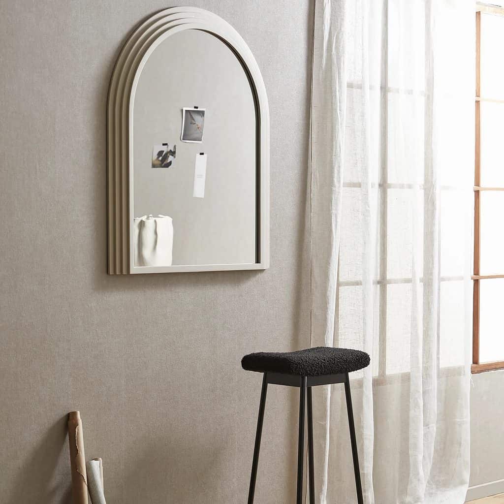 15749-2-spegel-FALCO-sandfärgad-Nordal