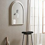 15749-2-spegel-FALCO-sandfärgad-Nordal