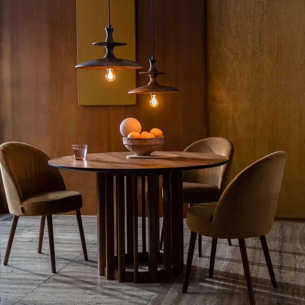 2100158-2-matbord-BARLET-valnöt-Dutchbone