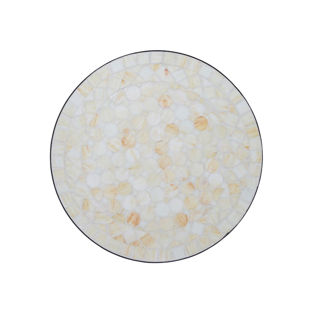 Närbild på bordsskivan till TRIESTE mosaikbord från varumärket Wikholm form.