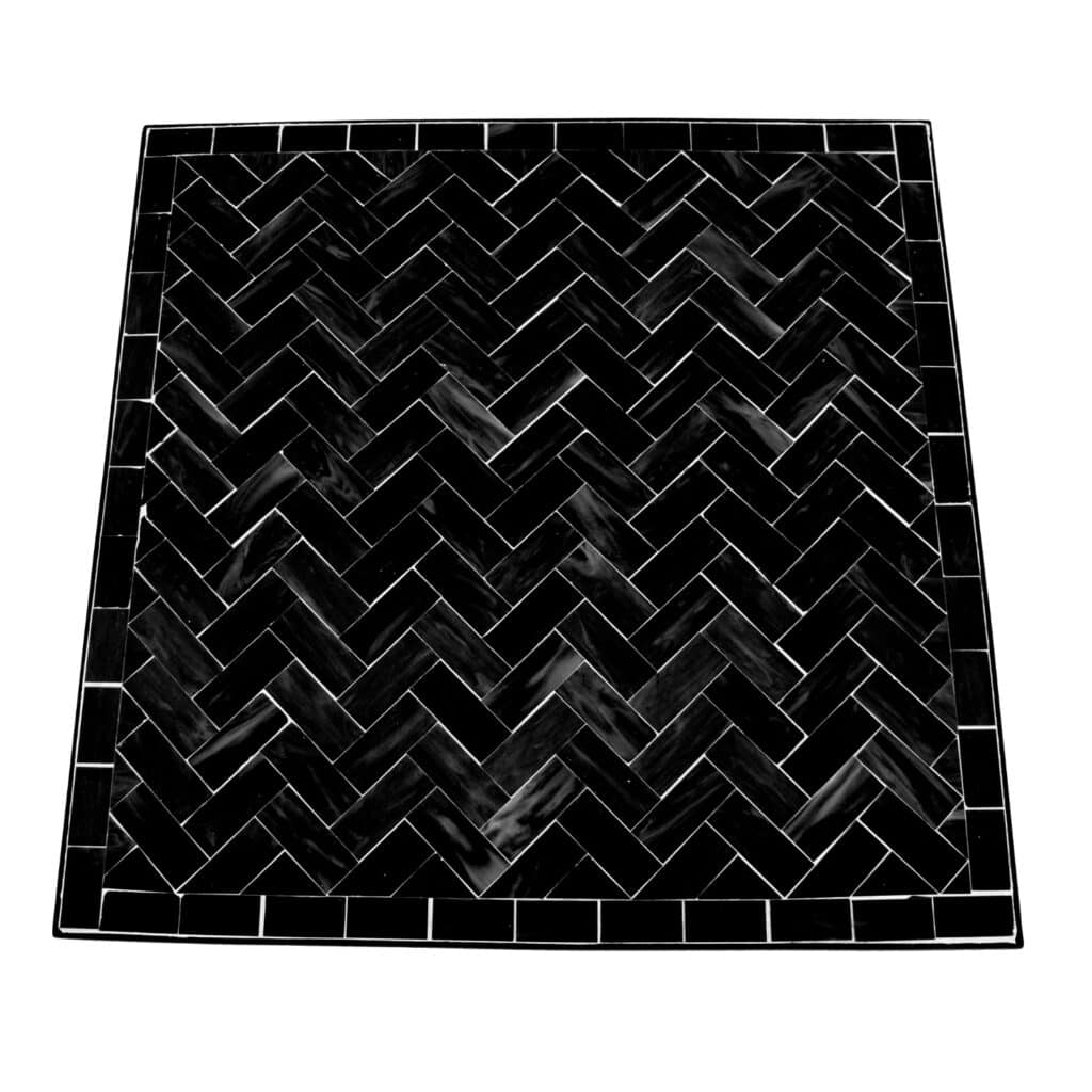 trädgårdsbord TRIESTE i svart mosaik från Wikholm form