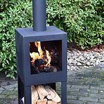 FF410-3-terrassvarmare-svart-vedforvaring-esschert-design-tradgard