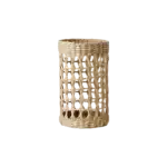 Helbild av SUNNY flaskhållare i ljust flätat naturmaterial från Affari of Sweden, som visar den robusta formen.