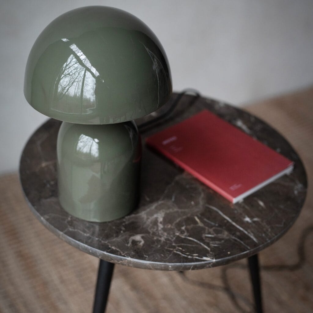 Bordslampa ROME från varumärket Wikholm form.