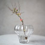 Vacker vas i glas från varumärket Wikholm form.