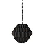 Taklampa Vienna i svart matt metall med en unik design från Wikholm Form, närbild av lampan hängande i kedja.