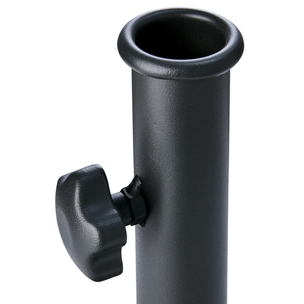 Detaljbild på parasollfot Gatsby i antracit, med rör och justerbart skruvfäste för säker montering av parasoll.