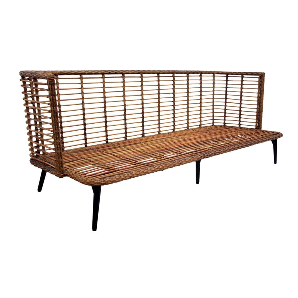 Covelo 3-sitssoffa i konstrotting utan dynor, med stilren svart metallram och luftig vävd design, perfekt för uteplats och uterum.