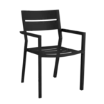 Svart karmstol DELIA från Brafab fotograferad snett framifrån.