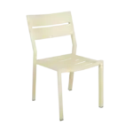 Matstol DELIA från Brafab i färgen lemon, frilagd mot vit bakgrund.