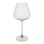 Rödvinsglas NOMI i klart glas, frilagd mot vit bakgrund.