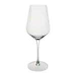 Vittvinsglas NOMI i munblåst klart glas mot vit bakgrund