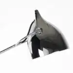 Närbild på lampskärmen för Golvlampa READER i krom från Zuiver med elegant blank yta.