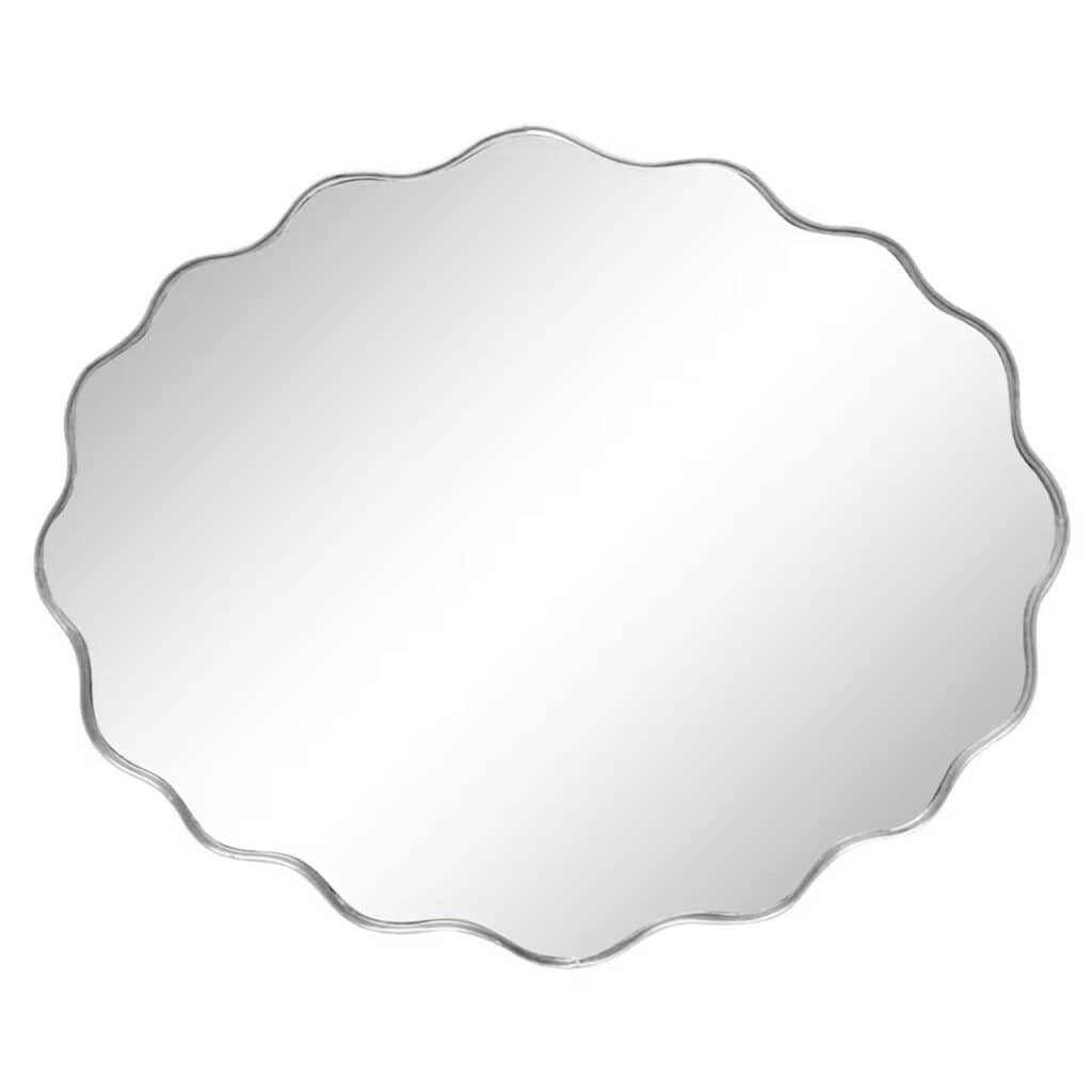 Liggande oval vågig spegel i silver – Spegel Jonna från Strömshaga, 68 x 55 cm.