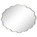 Liggande oval spegel med vågig kant i antik mässing, modell Jonna från Strömshaga, storlek 68 x 55 cm.