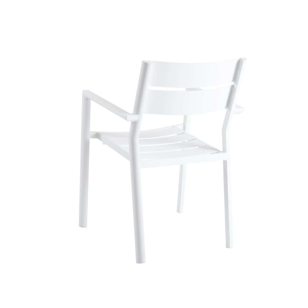 Vit karmstol Delia från Brafab sedd bakifrån, i pulverlackerad aluminium med stilren design.