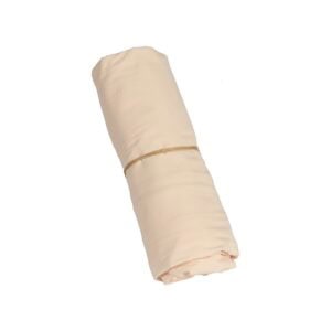 Underlakan i tvättad bomull Nude Pink från Storefactory, varm beige ton, rullat med snöre runt mitten