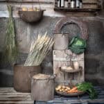 Kransstomme i naturmaterial 30 cm från Wikholm Form som dekoration i rustik miljö