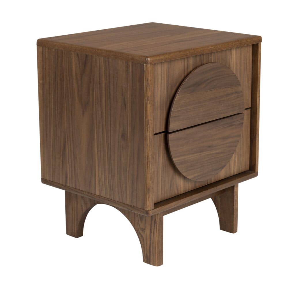 Sängbord Groove från Zuiver i valnötsfanér – sned vinkel som visar de rundade detaljerna och träets vackra ådring.