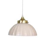 Taklampa Irma i beige opalglas med mässingsfäste, Ø30 cm