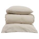 Påslakanset MARABEL i beige från Gustav Ovland med broderade detaljer