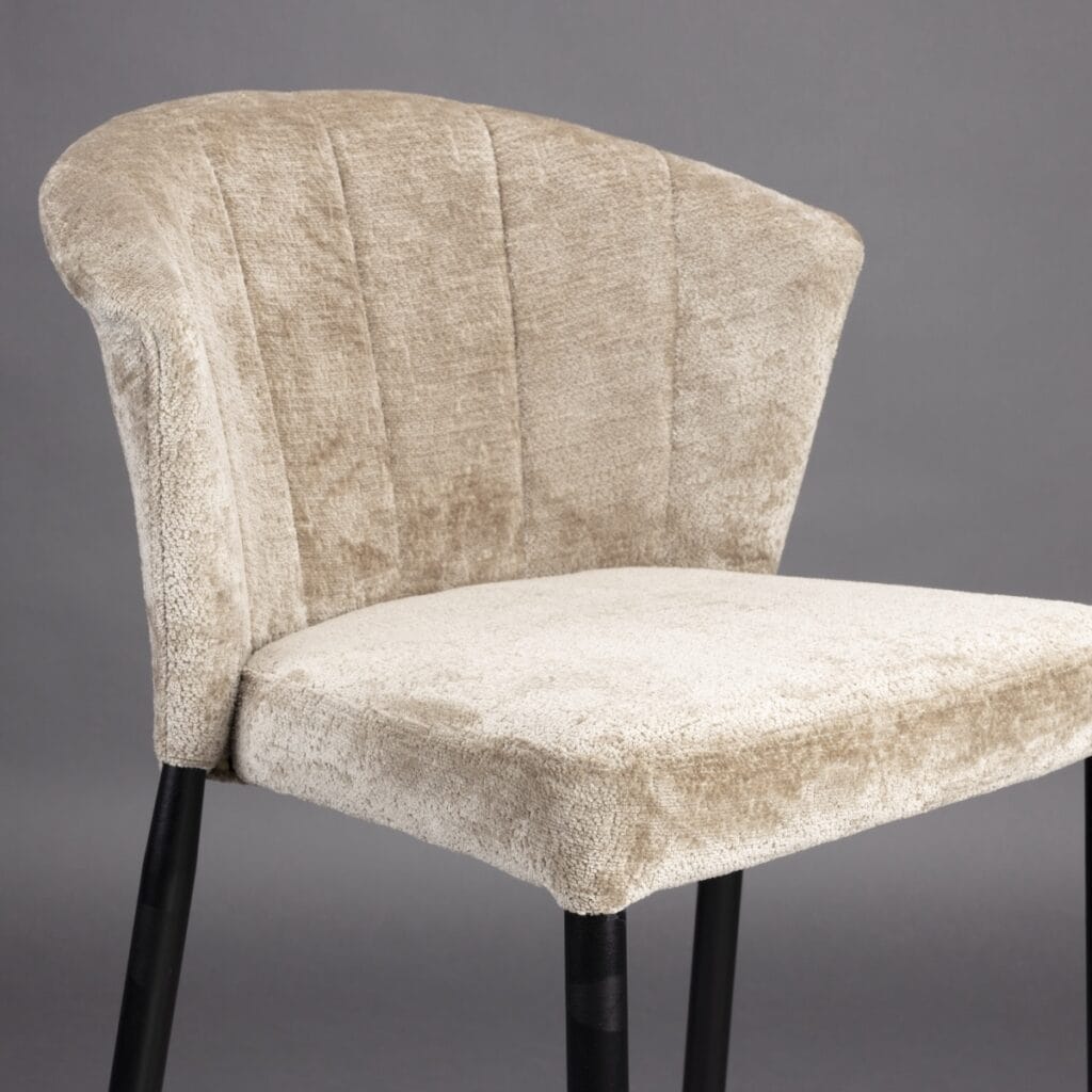 Georgia barstol i beige sammet med stoppad sits och rundad rygg