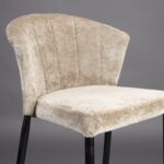 Georgia barstol i beige sammet med stoppad sits och rundad rygg