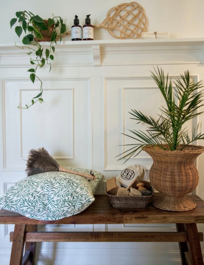 Enkel vårstädning i hemmet med naturmaterial och dammvippa