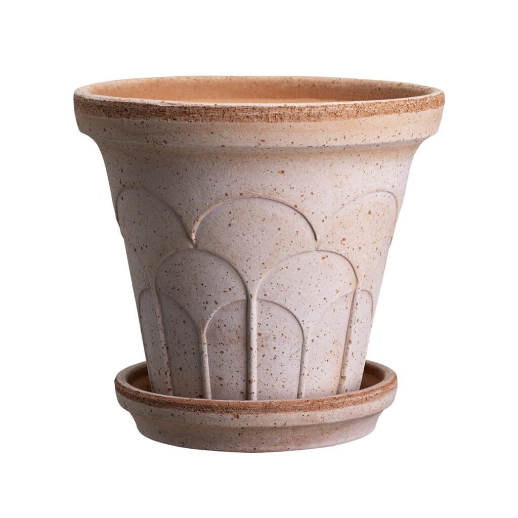 Bergs Potter Fleur kruka med fat i rosa terrakotta med dekorativ relief