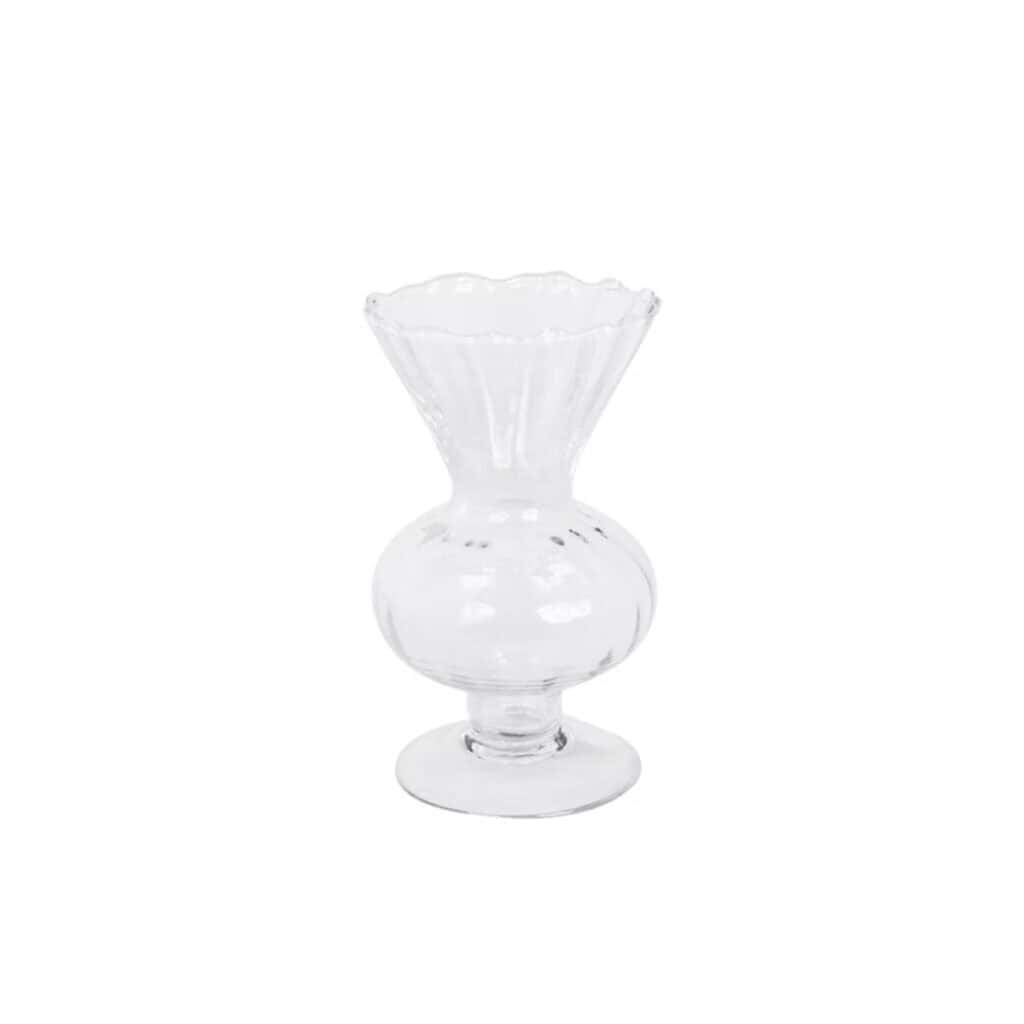 Glasvas Annie i klart glas med fot och vågig kant, 13,5 cm hög.