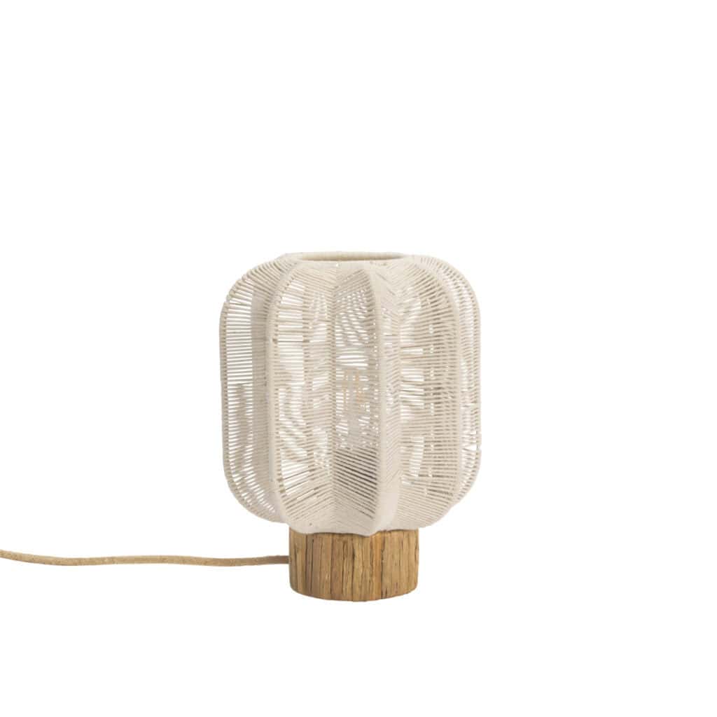 Bordslampa i offwhite bomullsrep och sjögräs med naturfärgad bas och textilsladd.