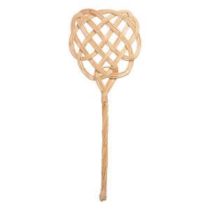 Mattpiska i naturfärgad rotting med flätad form, 71 cm lång