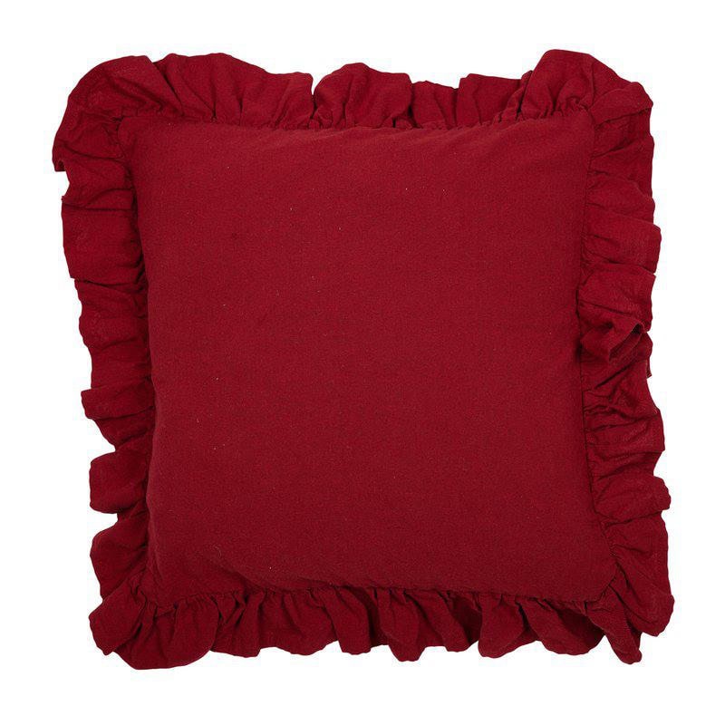 Rött kuddfodral Vide 45x45 cm från Fondaco med dekorativ rynkad volang runt alla fyra sidor, fotograferat mot vit bakgrund.