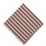 Randig tygservett Svea från Fondaco i vinrött och beige, 45x45 cm, tillverkad av återvunnen bomull och polyester.